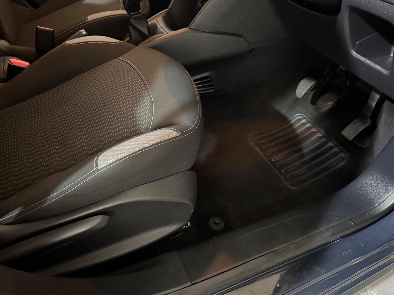 Used Peugeot 208 2016 for sale - 77017100: Photo 24