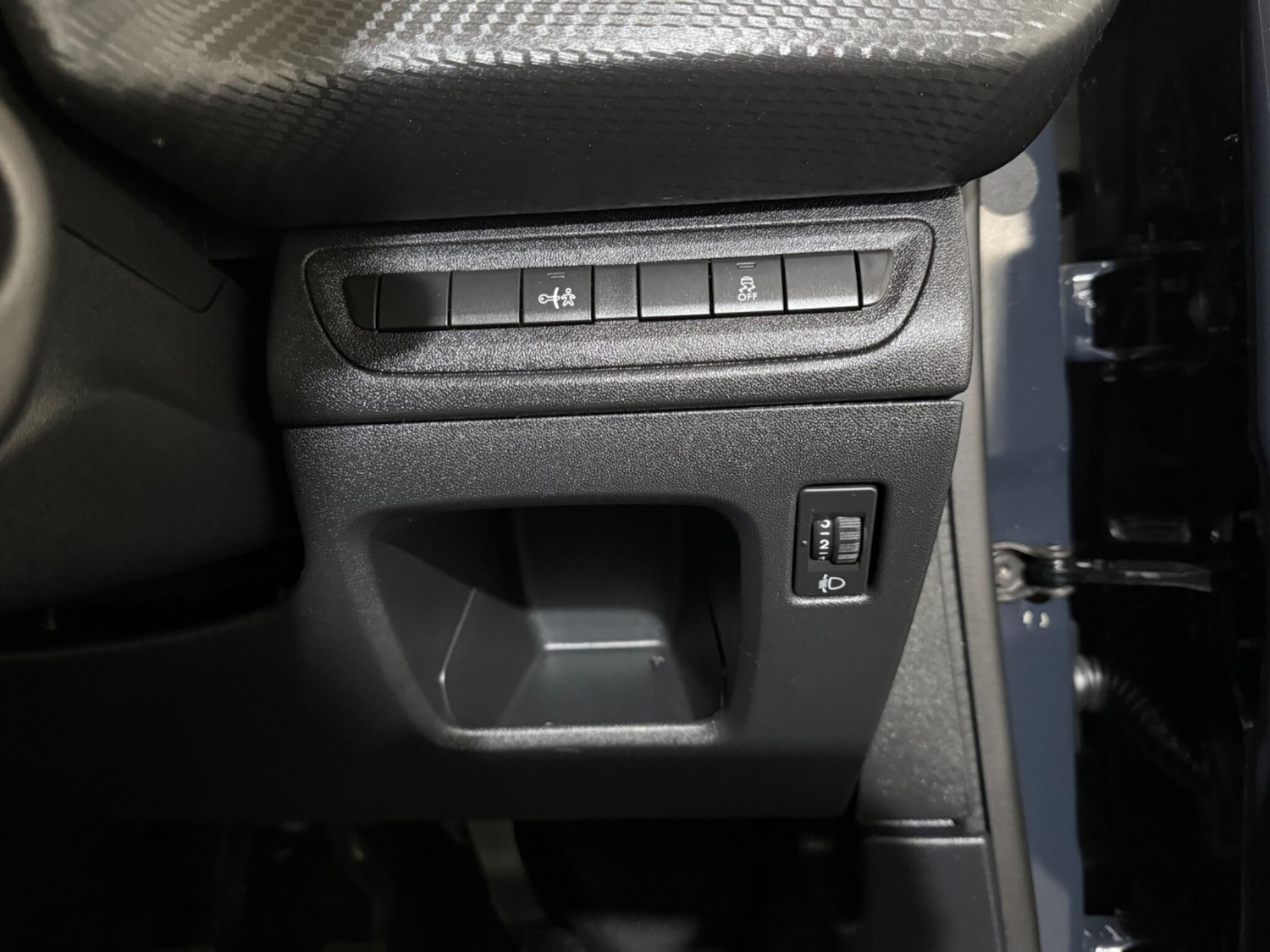 Used Peugeot 208 2016 for sale - 77017100: Photo 25