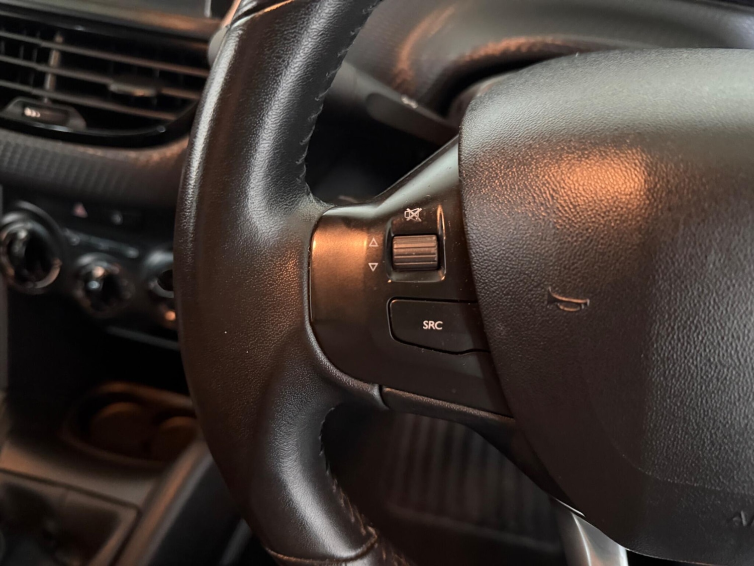 Used Peugeot 208 2016 for sale - 77017100: Photo 29