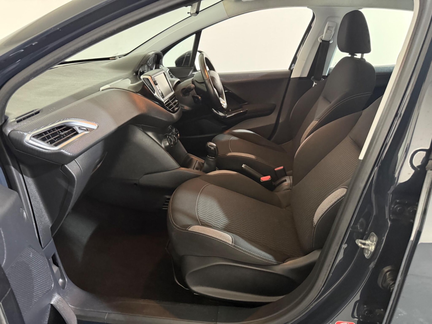 Used Peugeot 208 2016 for sale - 77017100: Photo 66