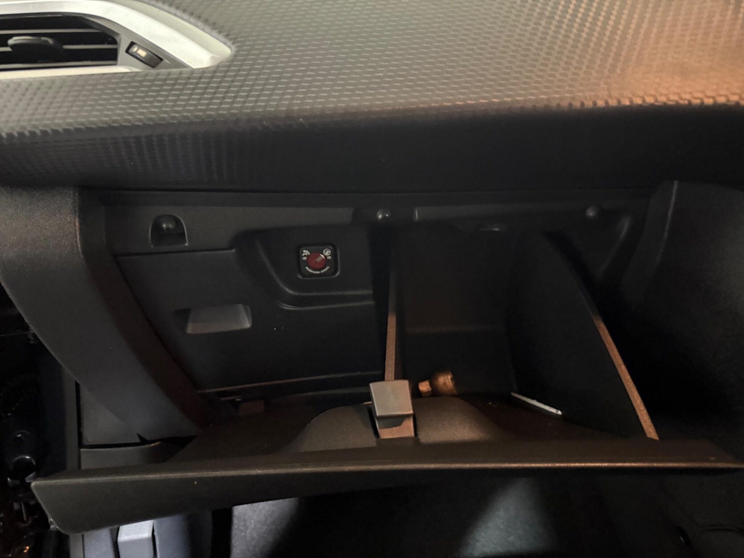 Used Peugeot 208 2016 for sale - 77017100: Photo 73