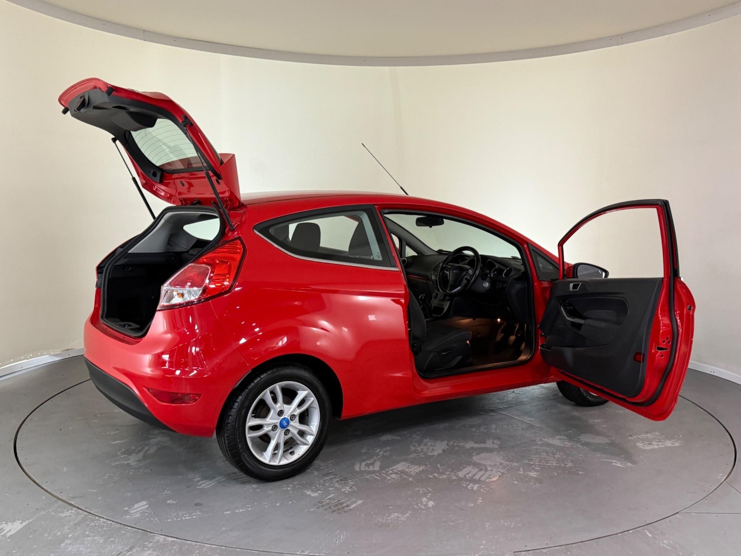 Used Ford Fiesta 2015 for sale - 76408922: Photo 14