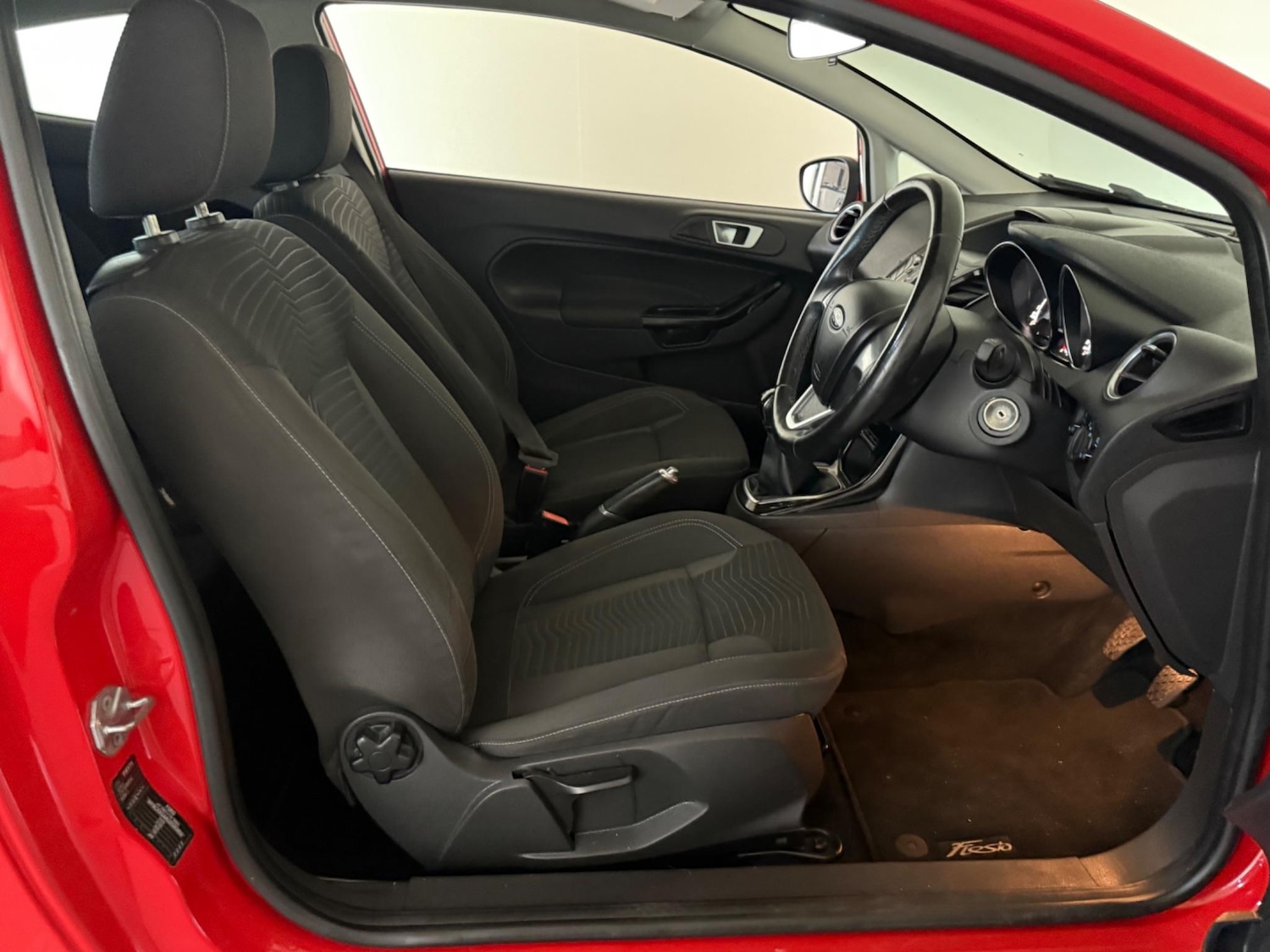 Used Ford Fiesta 2015 for sale - 76408922: Photo 22