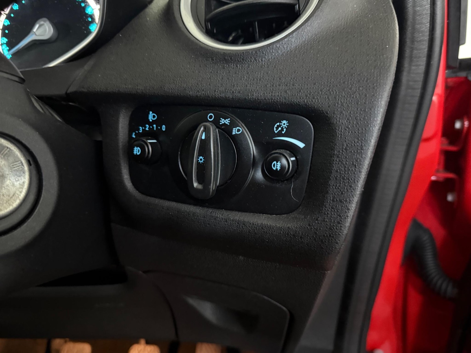 Used Ford Fiesta 2015 for sale - 76408922: Photo 25