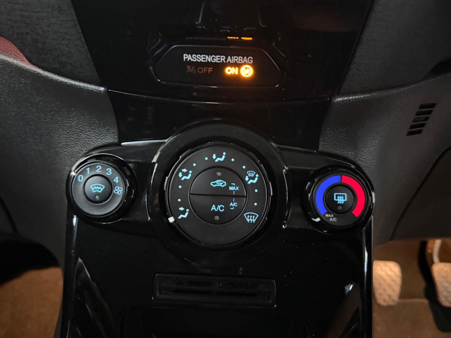 Used Ford Fiesta 2015 for sale - 76408922: Photo 37