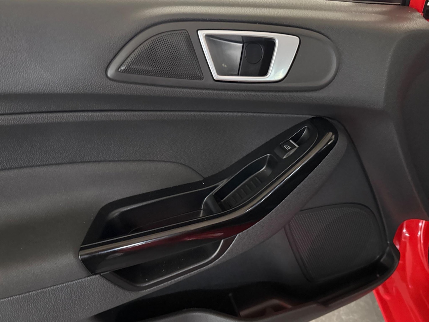 Used Ford Fiesta 2015 for sale - 76408922: Photo 55