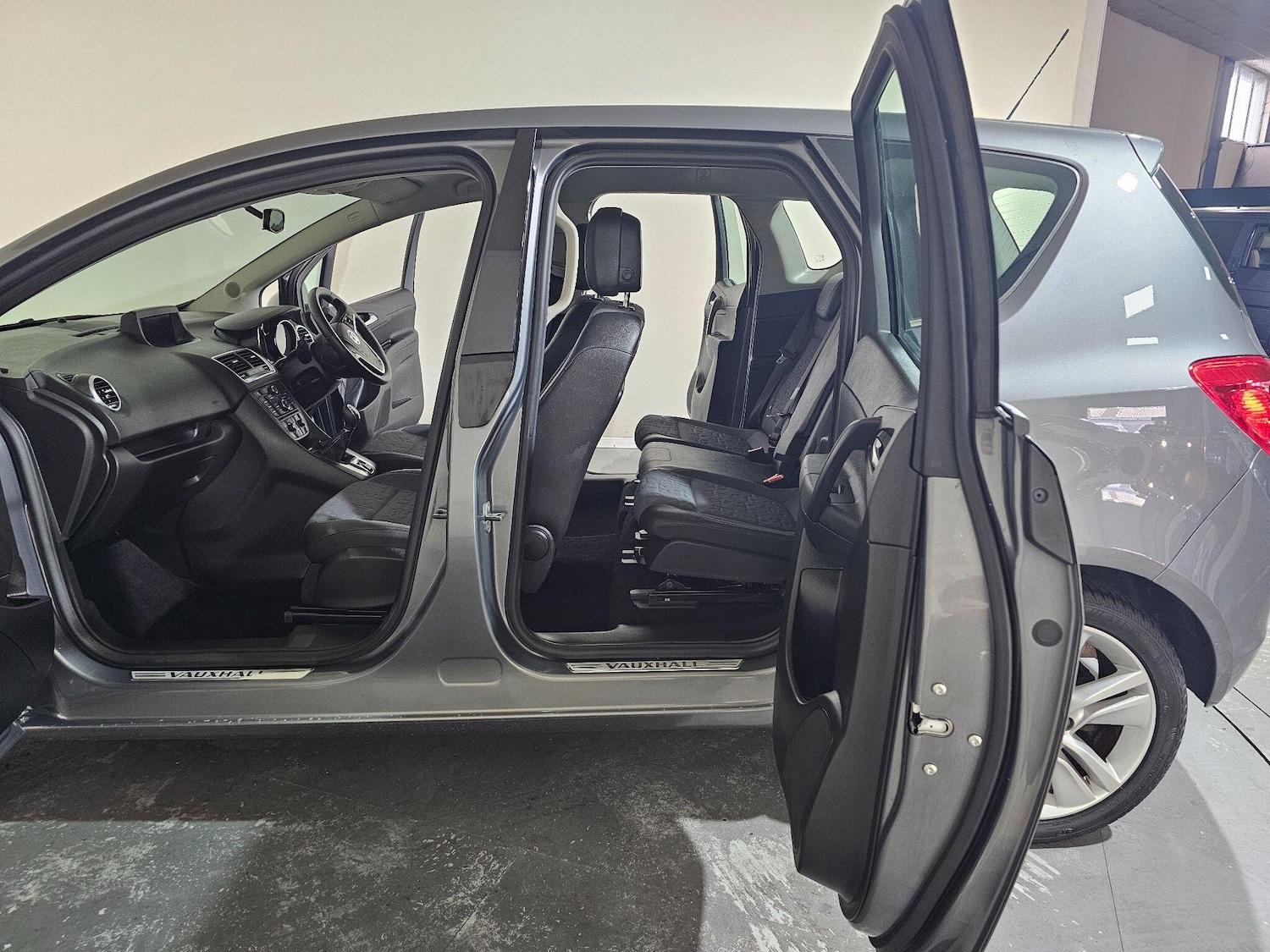 Used Vauxhall Meriva 2017 for sale - 76513232: Photo 29