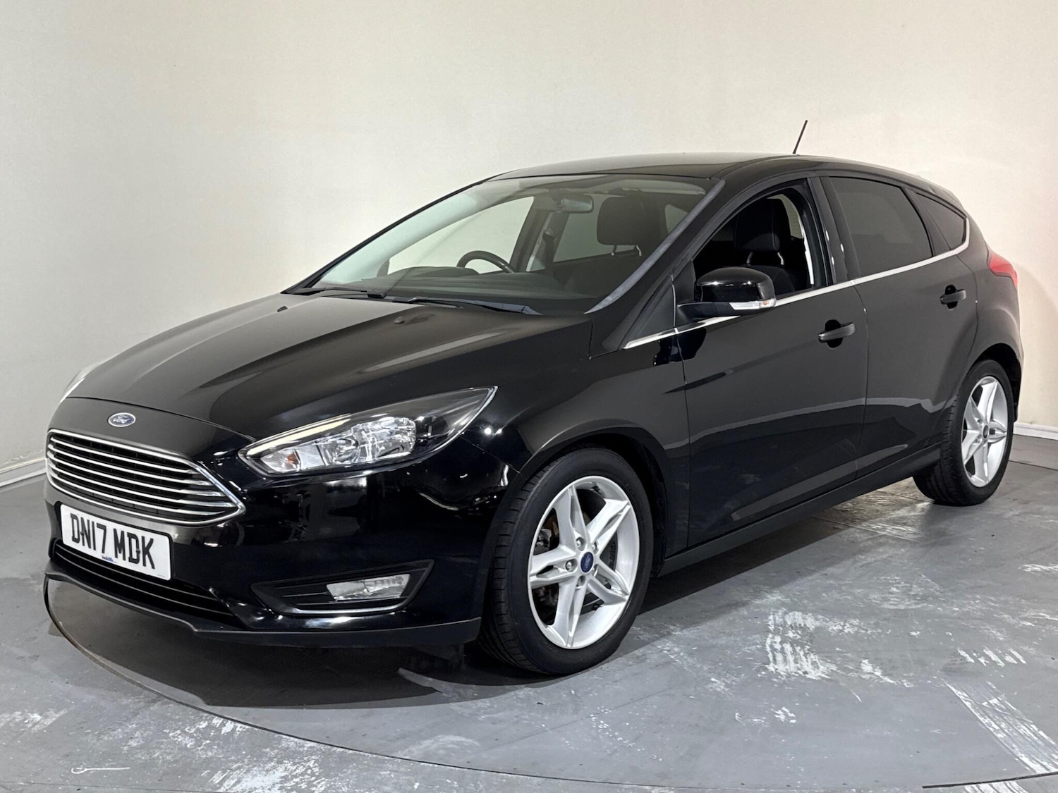 Used Ford Focus 2017 for sale - 76408344: Photo 3