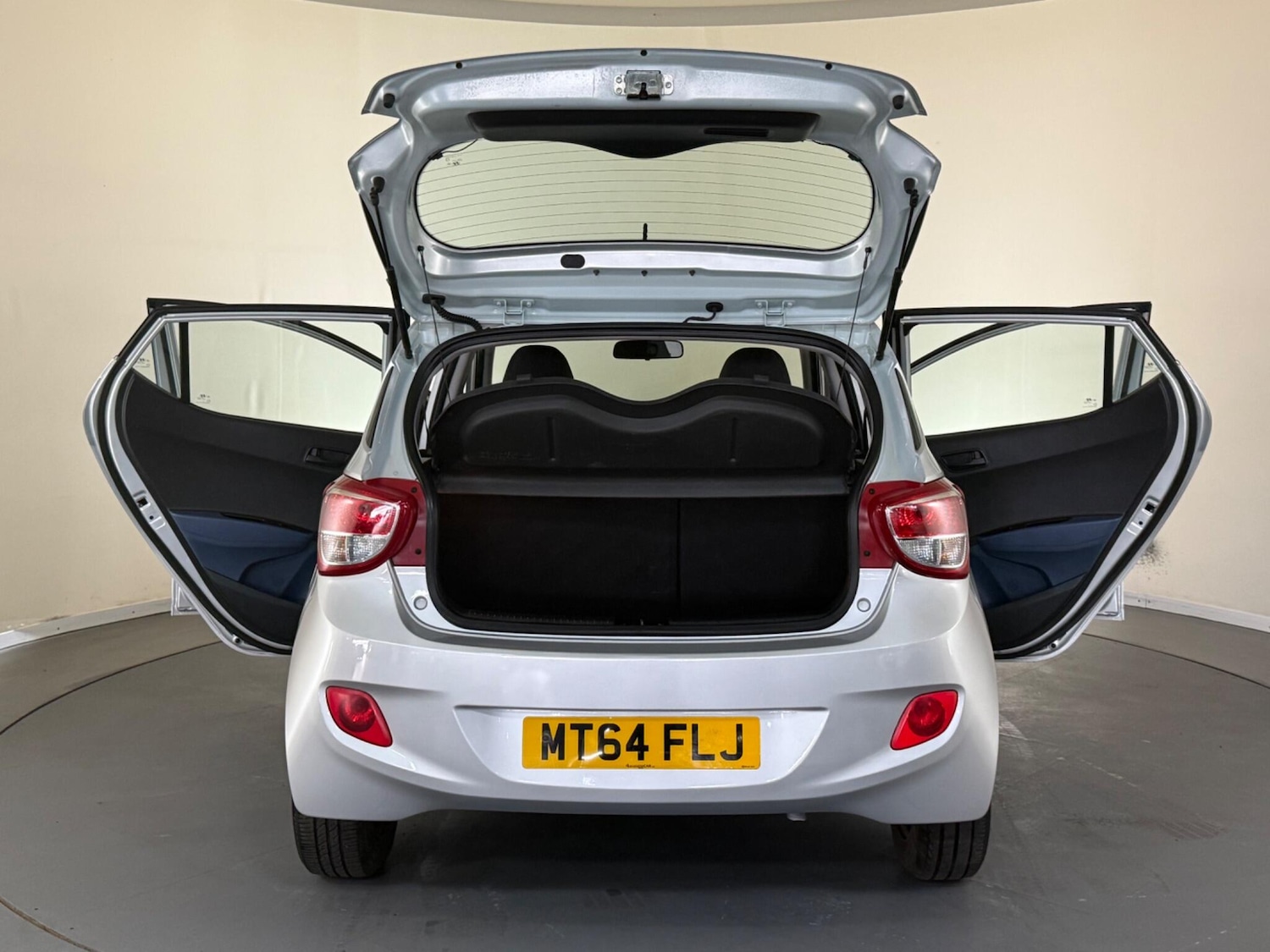 Used Hyundai i10 2014 for sale - 76424130: Photo 12