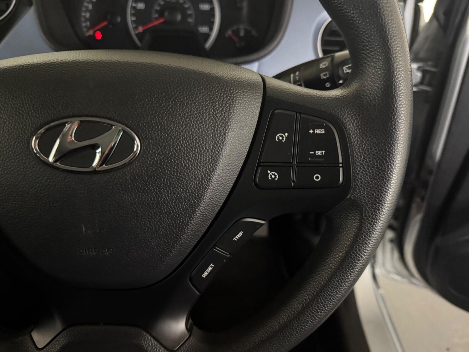 Used Hyundai i10 2014 for sale - 76424130: Photo 27