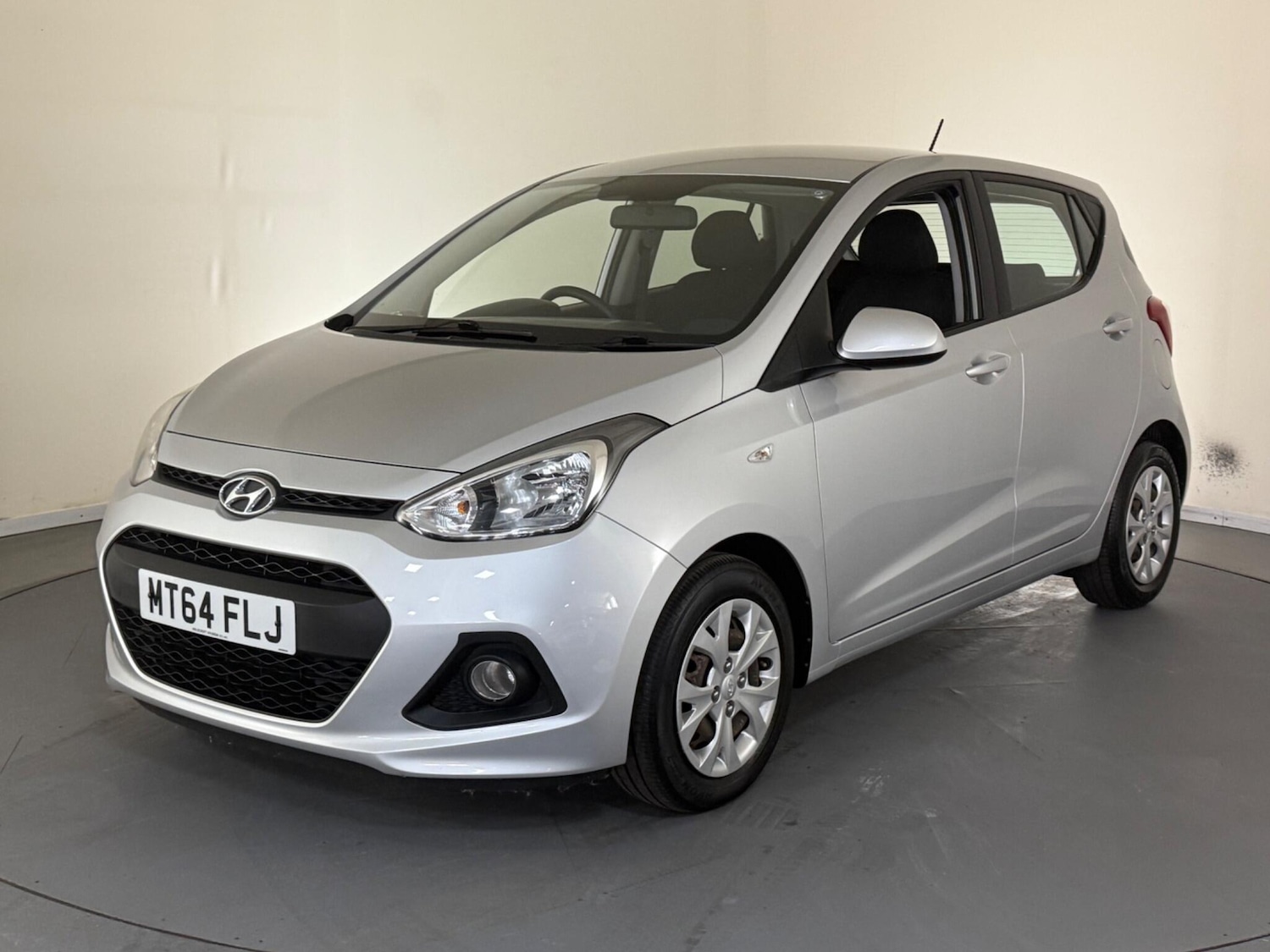 Used Hyundai i10 2014 for sale - 76424130: Photo 3