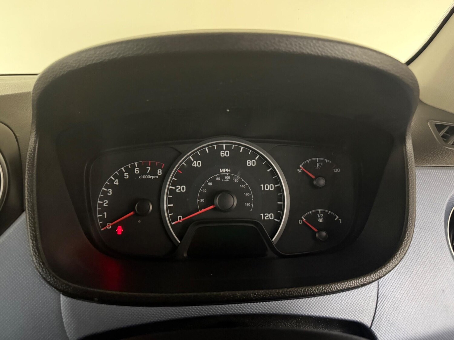 Used Hyundai i10 2014 for sale - 76424130: Photo 31