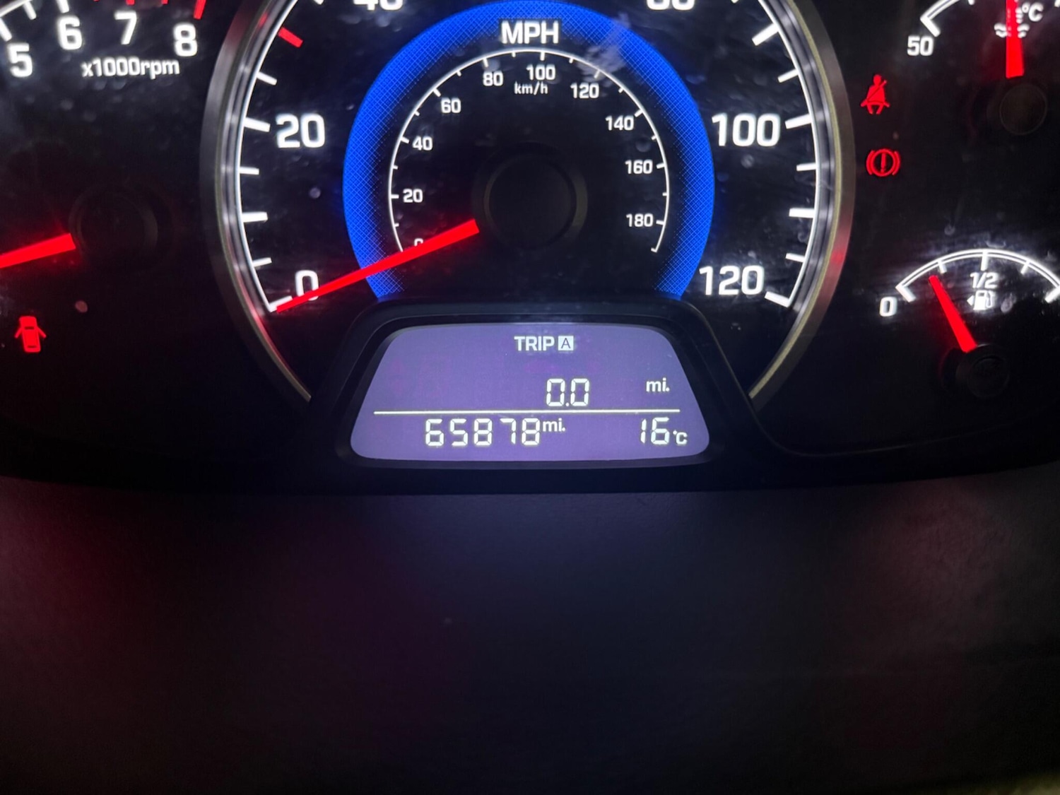 Used Hyundai i10 2014 for sale - 76424130: Photo 34