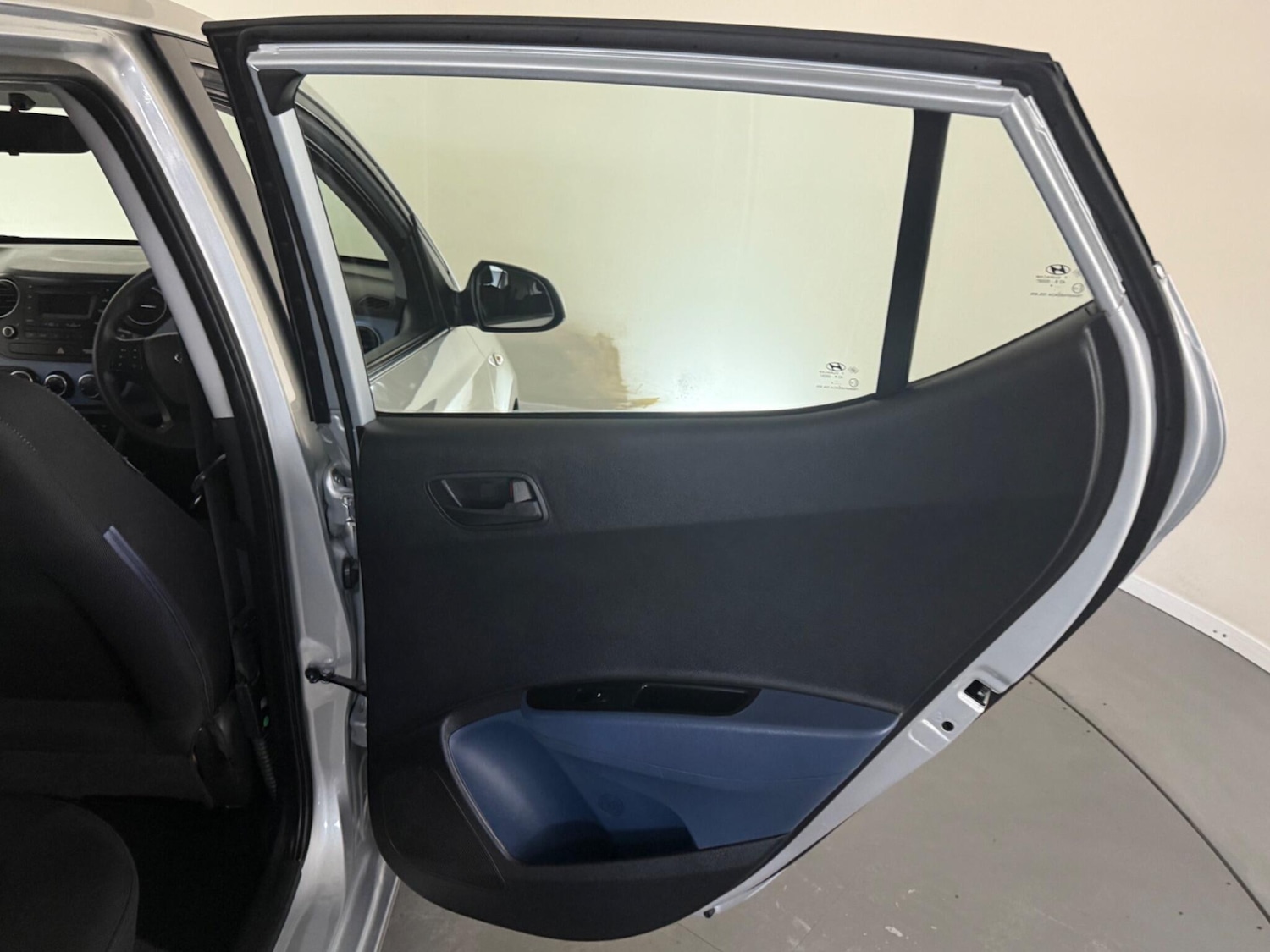 Used Hyundai i10 2014 for sale - 76424130: Photo 42