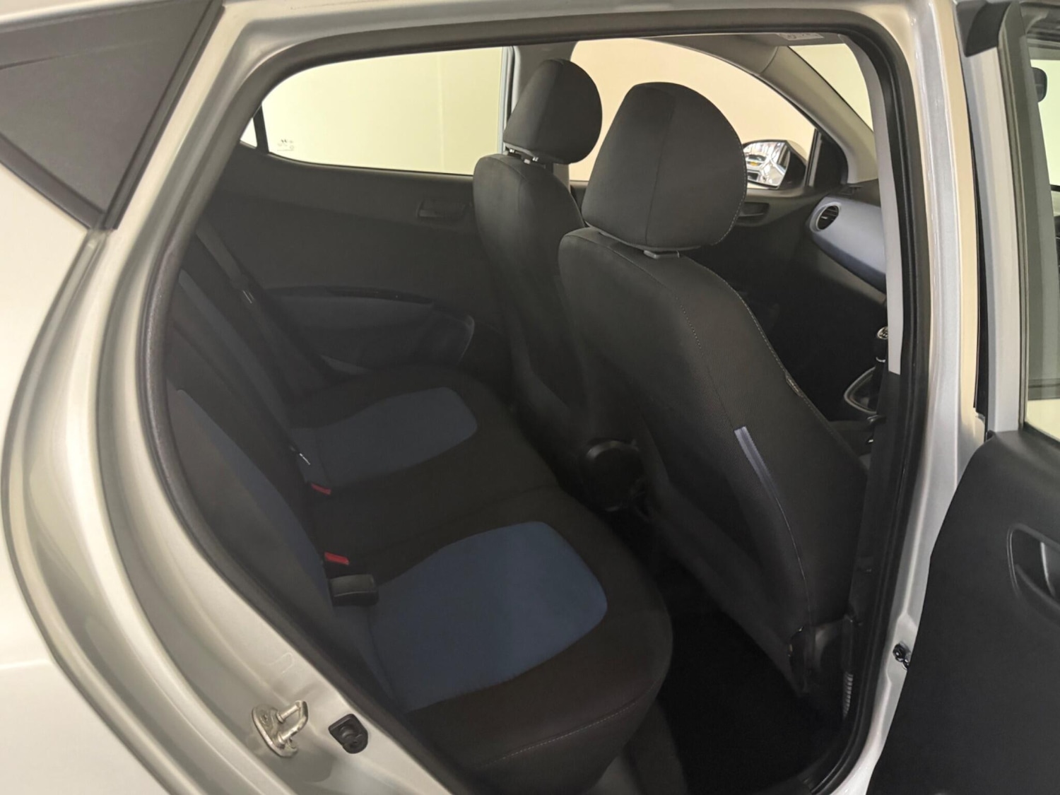 Used Hyundai i10 2014 for sale - 76424130: Photo 47