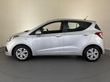 Used Hyundai i10 2014 for sale - 76424130: Photo