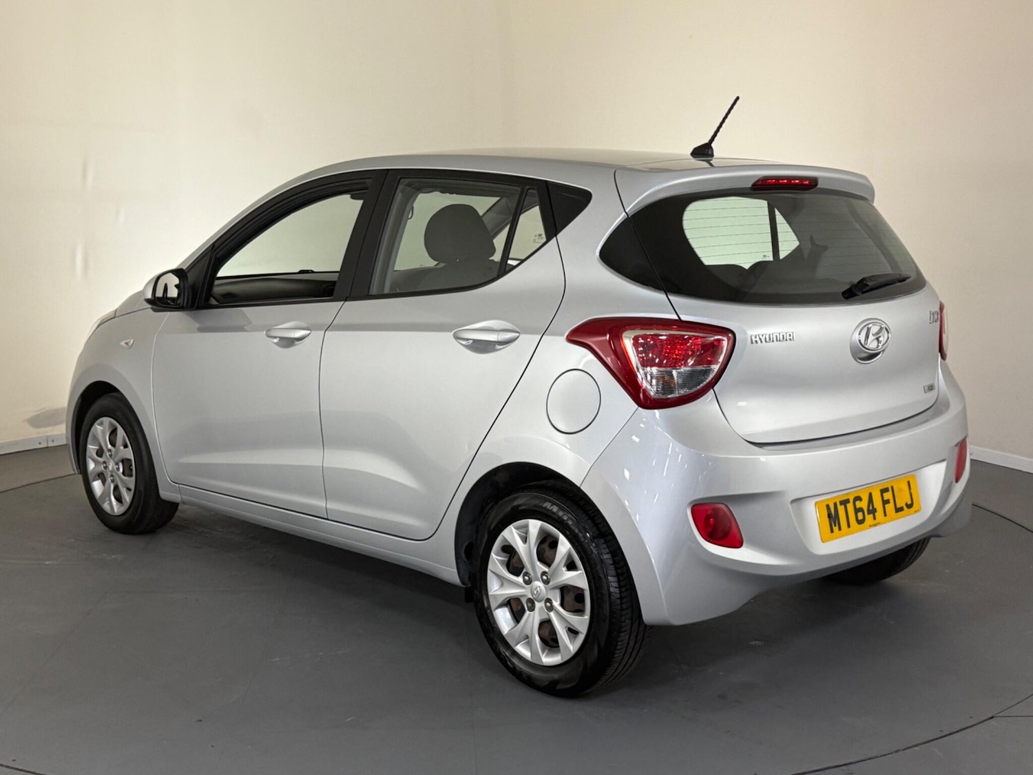 Used Hyundai i10 2014 for sale - 76424130: Photo 5