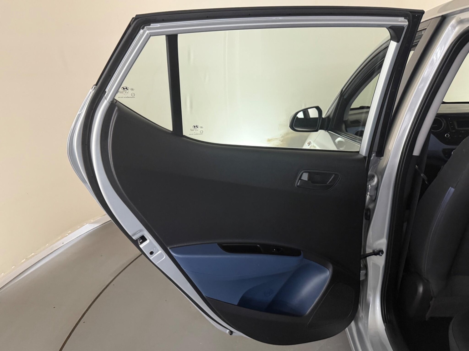 Used Hyundai i10 2014 for sale - 76424130: Photo 56