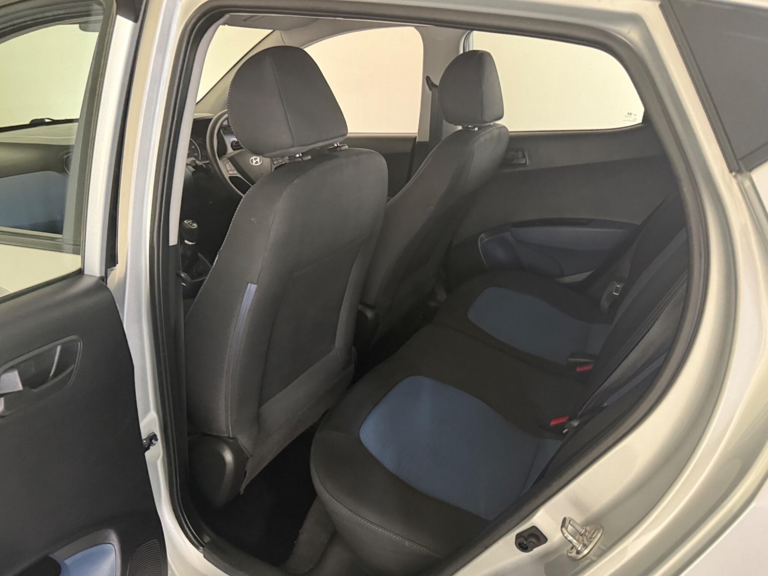 Used Hyundai i10 2014 for sale - 76424130: Photo 61