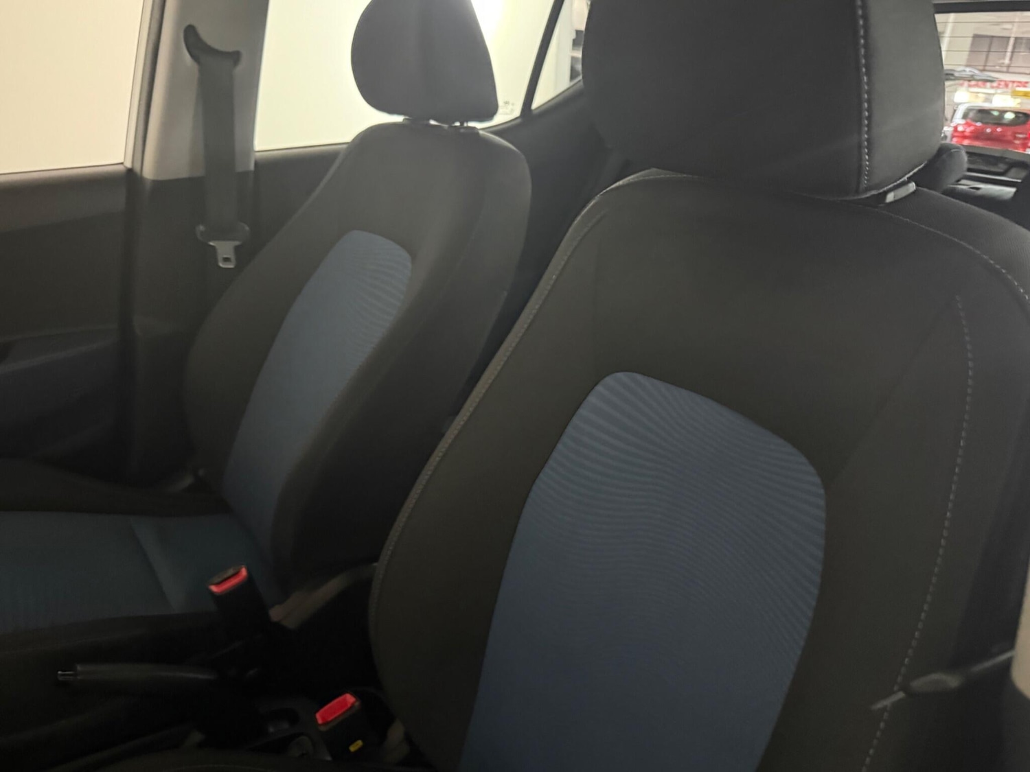 Used Hyundai i10 2014 for sale - 76424130: Photo 65