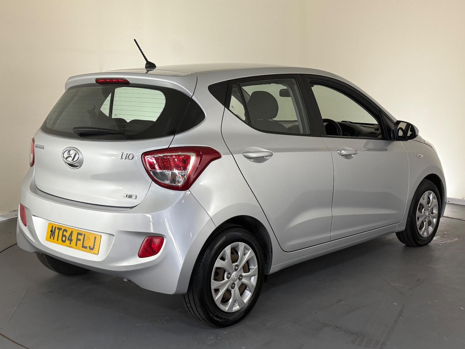 Used Hyundai i10 2014 for sale - 76424130: Photo 7