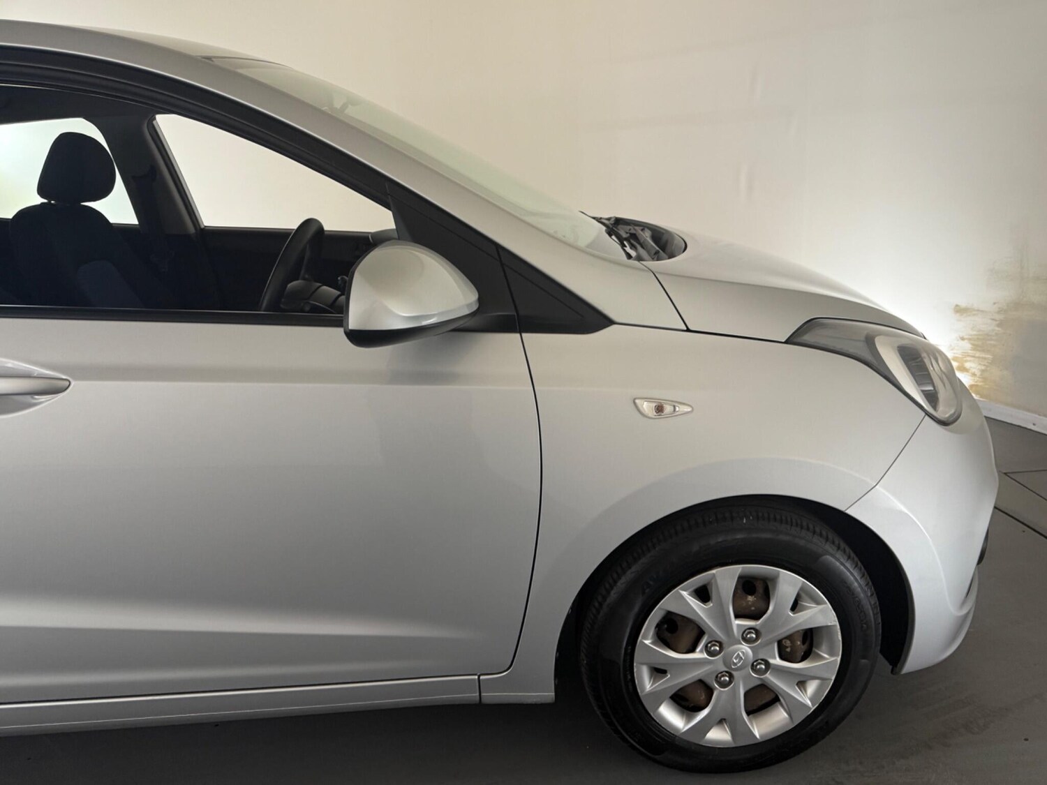 Used Hyundai i10 2014 for sale - 76424130: Photo 74