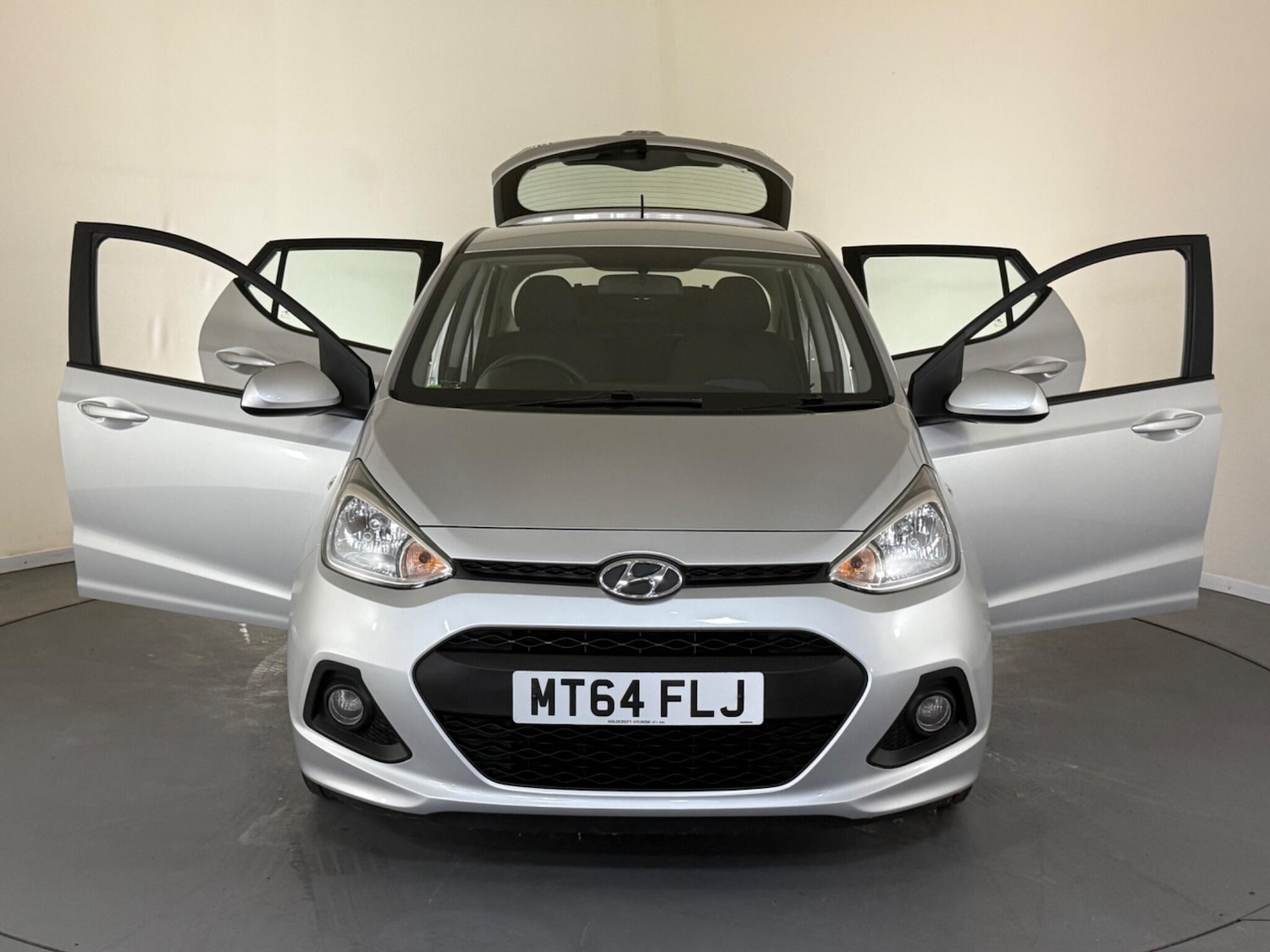 Used Hyundai i10 2014 for sale - 76424130: Photo 9