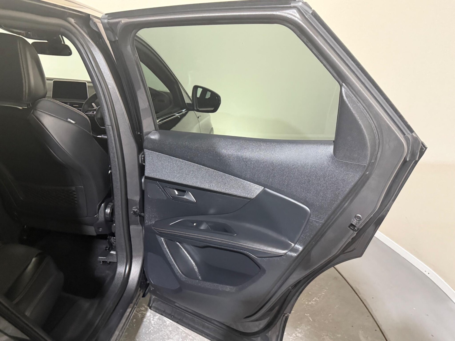 Used Peugeot 3008 2017 for sale - 76592098: Photo 45