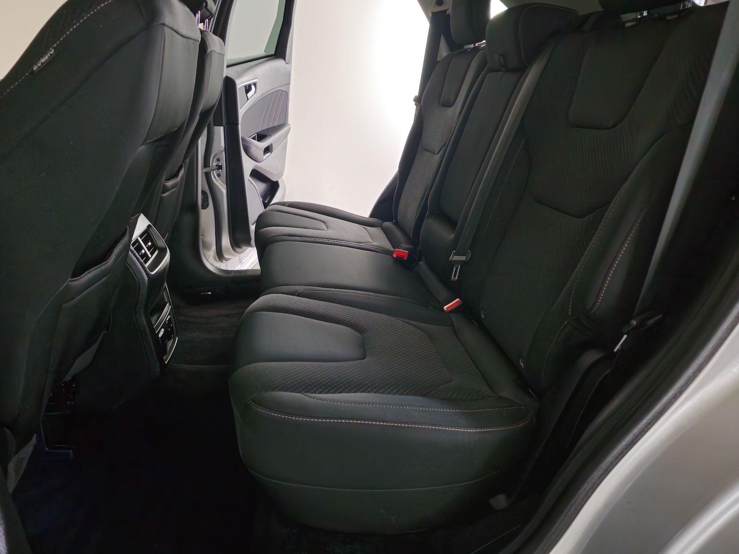 Used Ford Edge 2017 for sale - 76409590: Photo 32