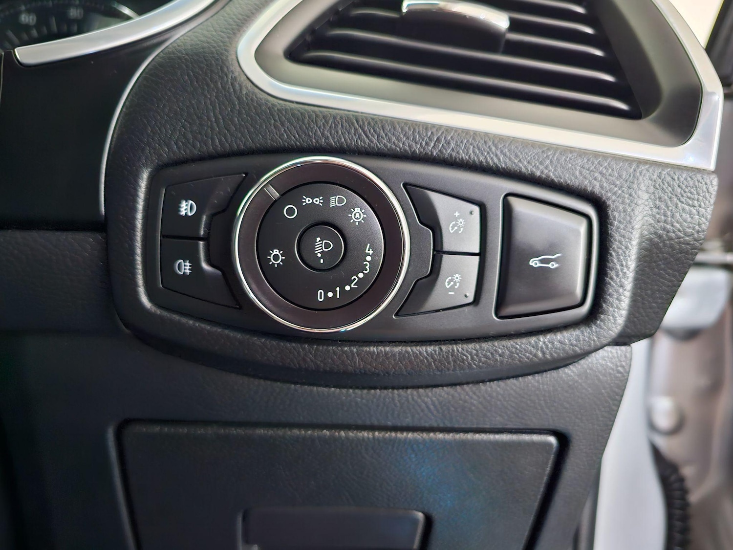 Used Ford Edge 2017 for sale - 76409590: Photo 40