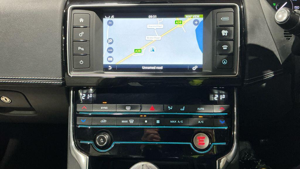 Used Jaguar XE 2016 for sale - 76573213: Photo 10