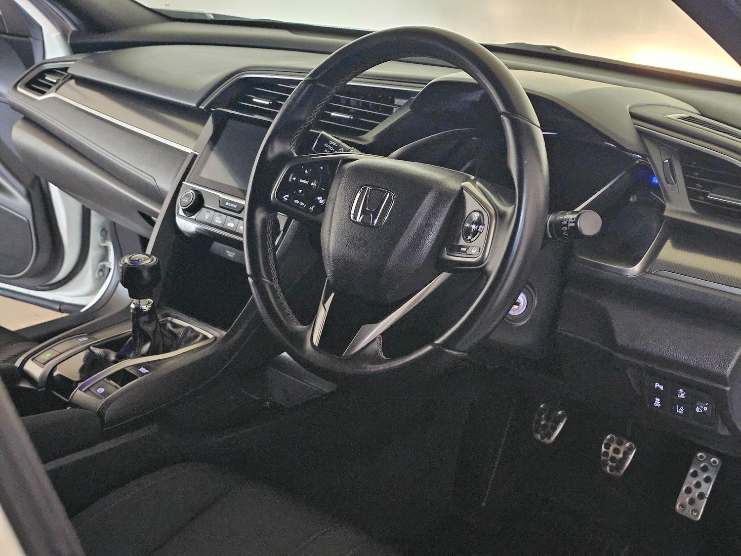 Used Honda Civic 2017 for sale - 76646098: Photo 21