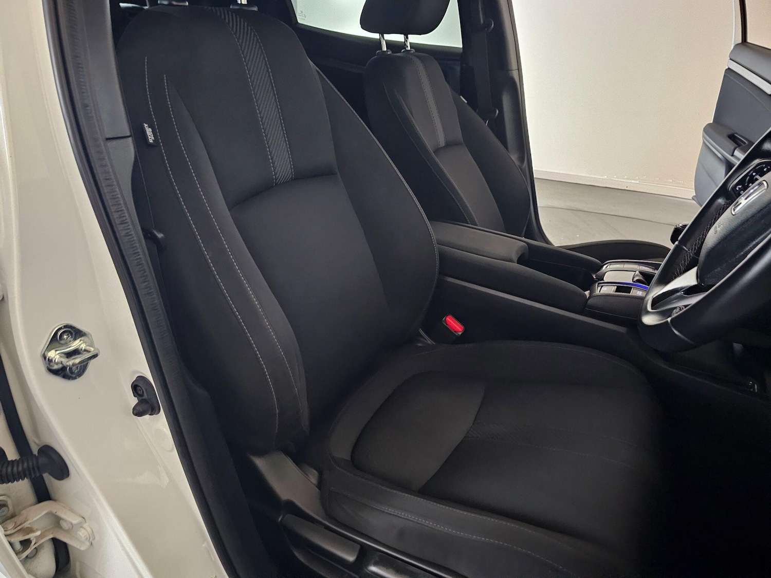 Used Honda Civic 2017 for sale - 76646098: Photo 22