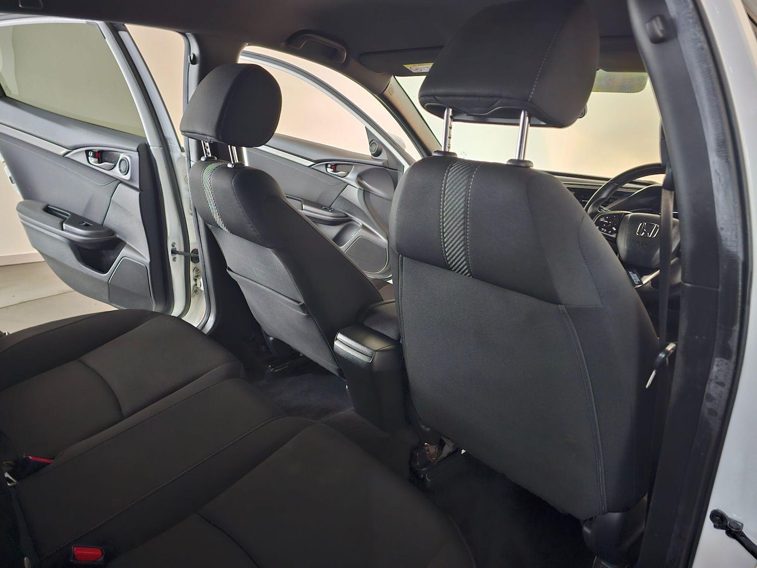 Used Honda Civic 2017 for sale - 76646098: Photo 27