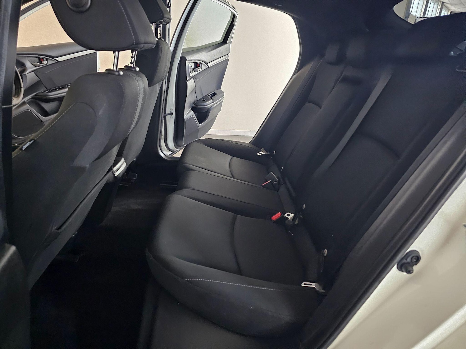 Used Honda Civic 2017 for sale - 76646098: Photo 31