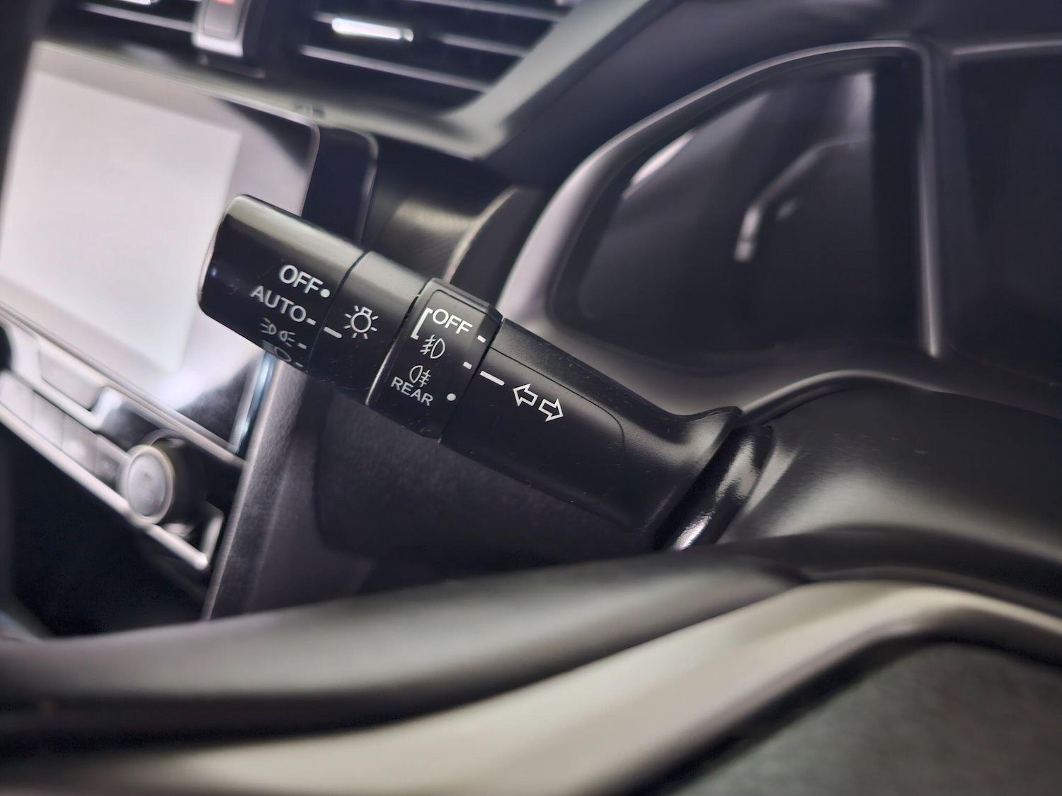 Used Honda Civic 2017 for sale - 76646098: Photo 38