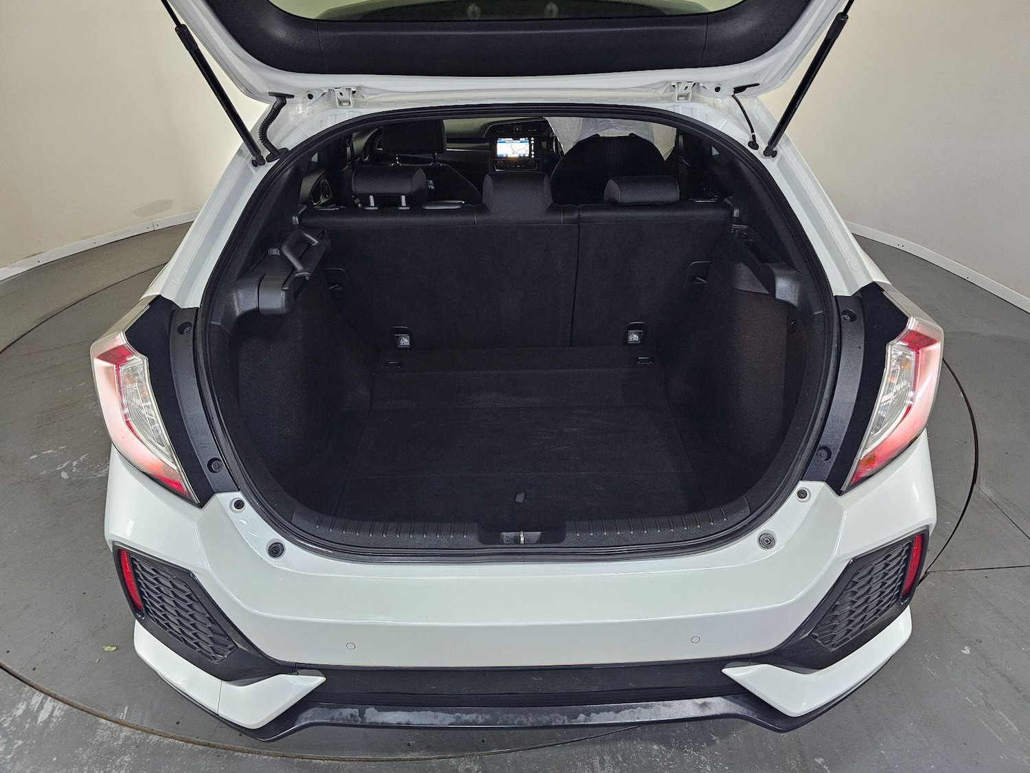 Used Honda Civic 2017 for sale - 76646098: Photo 50