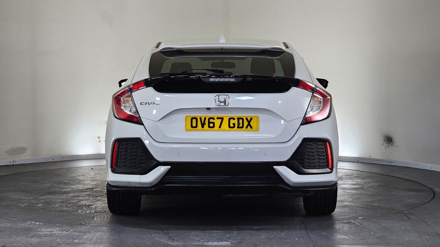 Used Honda Civic 2017 for sale - 76646098: Photo 8