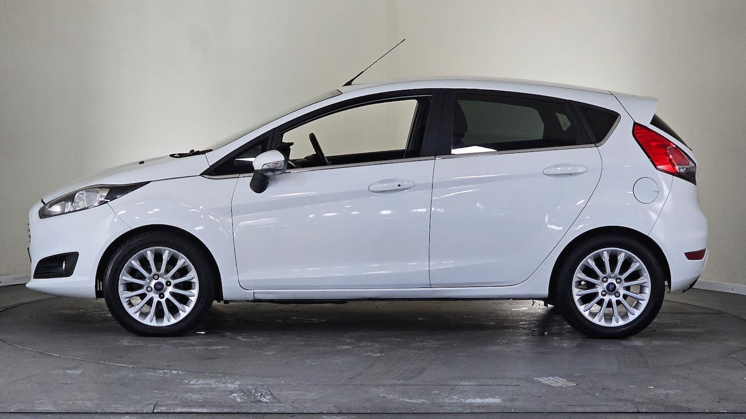Used Ford Fiesta 2014 for sale - 76408577: Photo 10