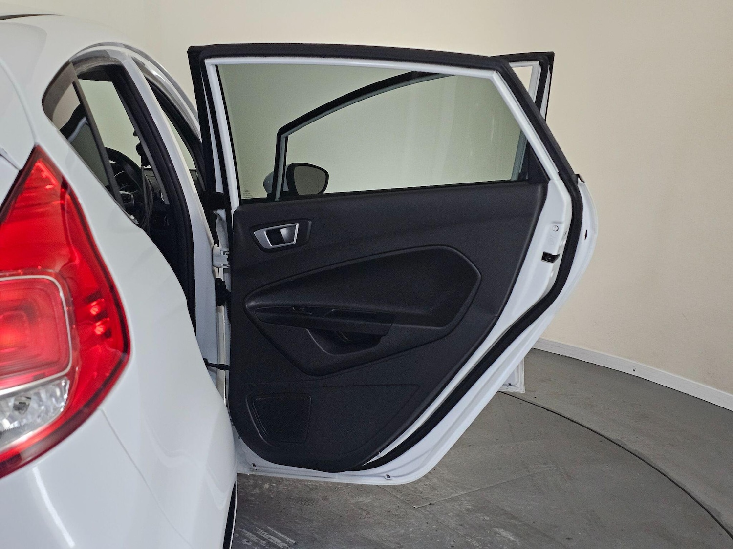 Used Ford Fiesta 2014 for sale - 76408577: Photo 25