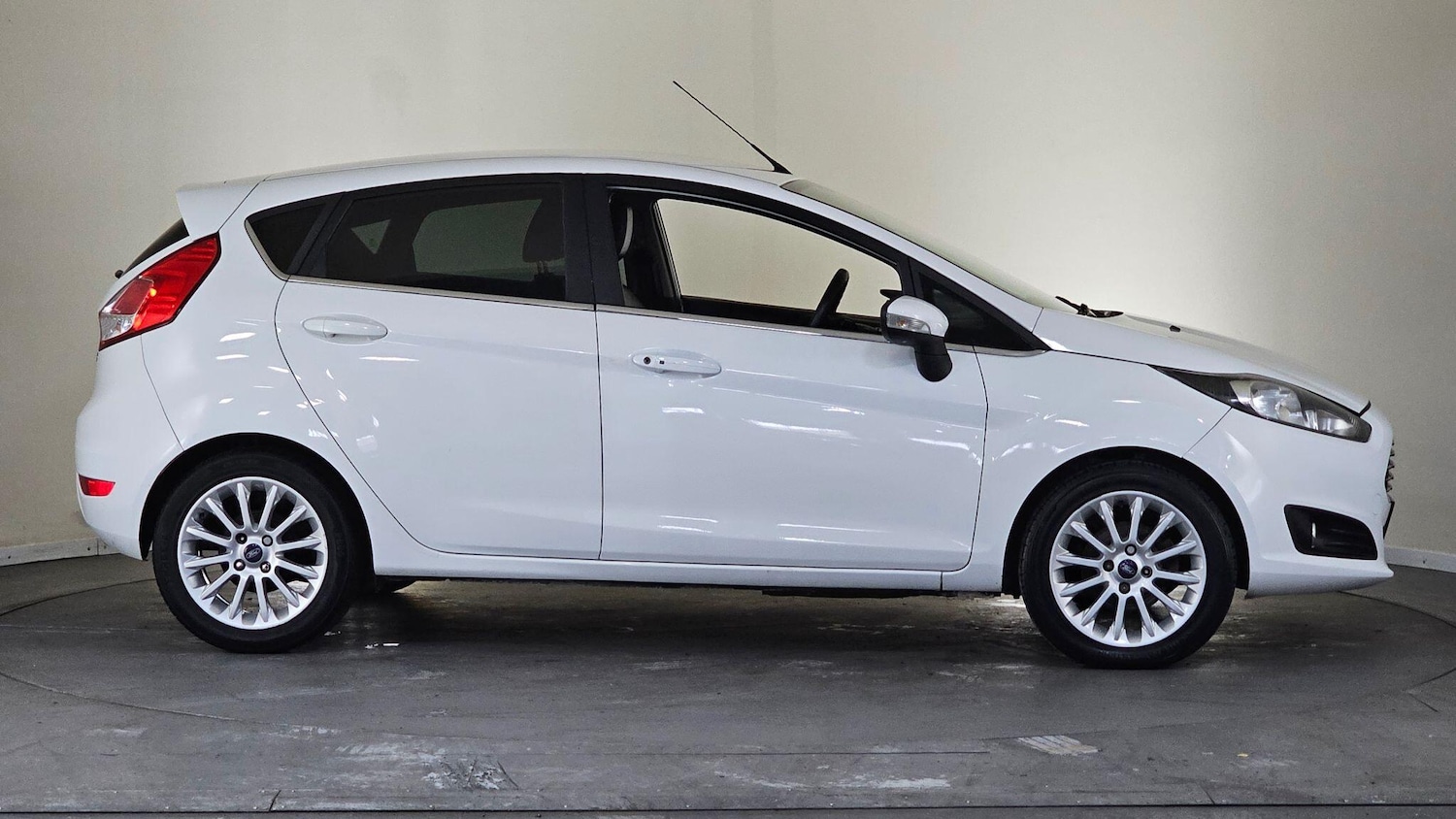 Used Ford Fiesta 2014 for sale - 76408577: Photo 6