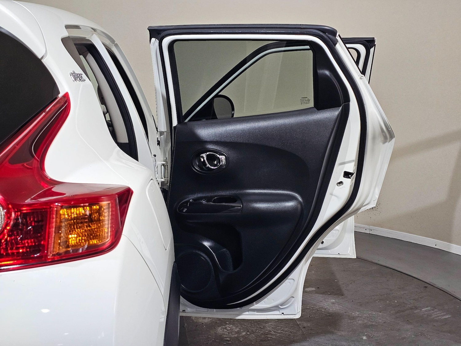 Used Nissan Juke 2013 for sale - 76408572: Photo 27