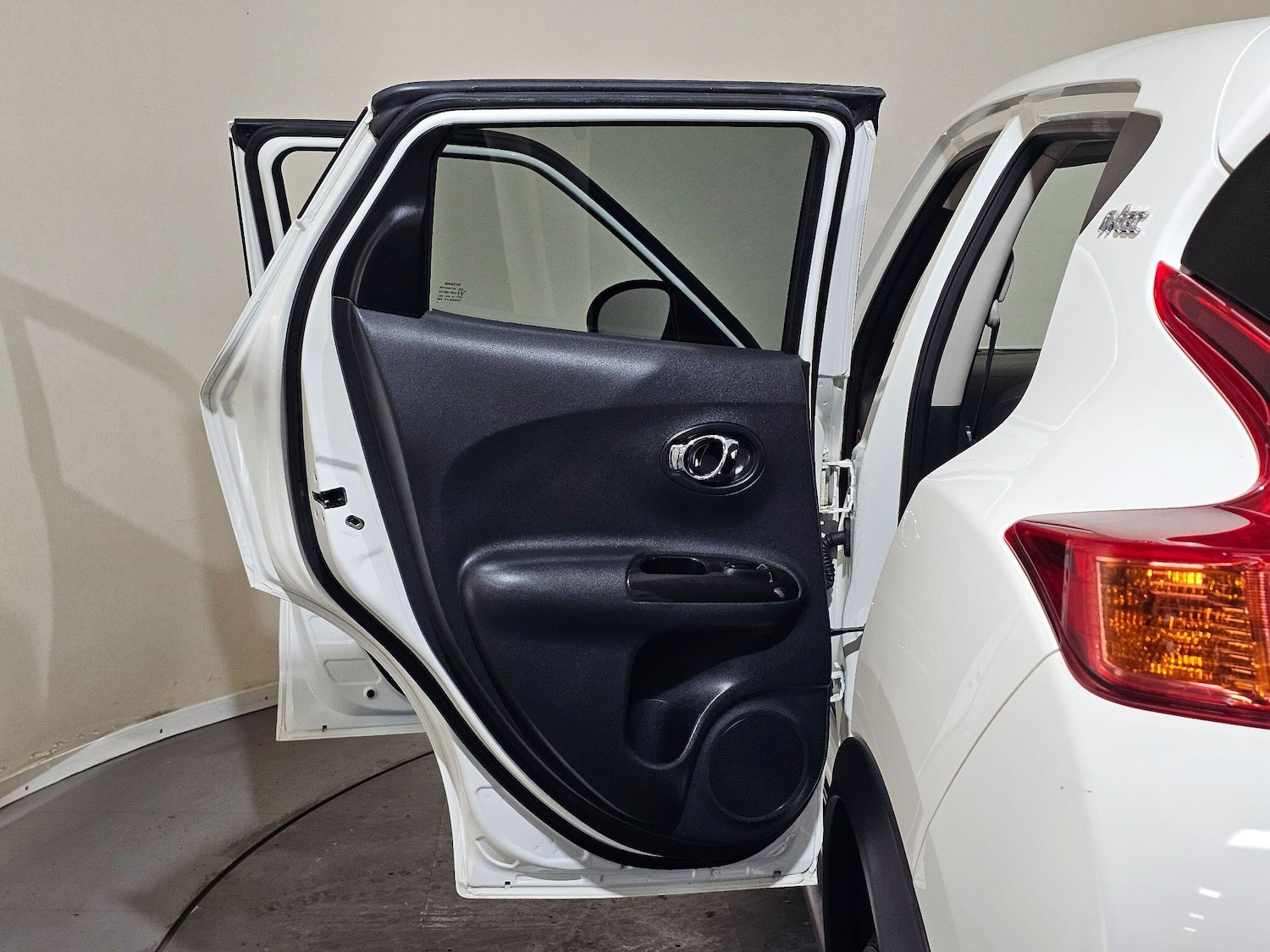 Used Nissan Juke 2013 for sale - 76408572: Photo 30