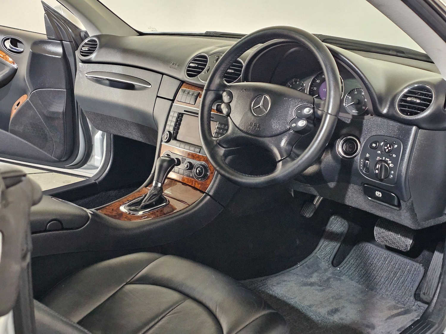 Used Mercedes-Benz CLK 2005 for sale - 77315234: Photo 10