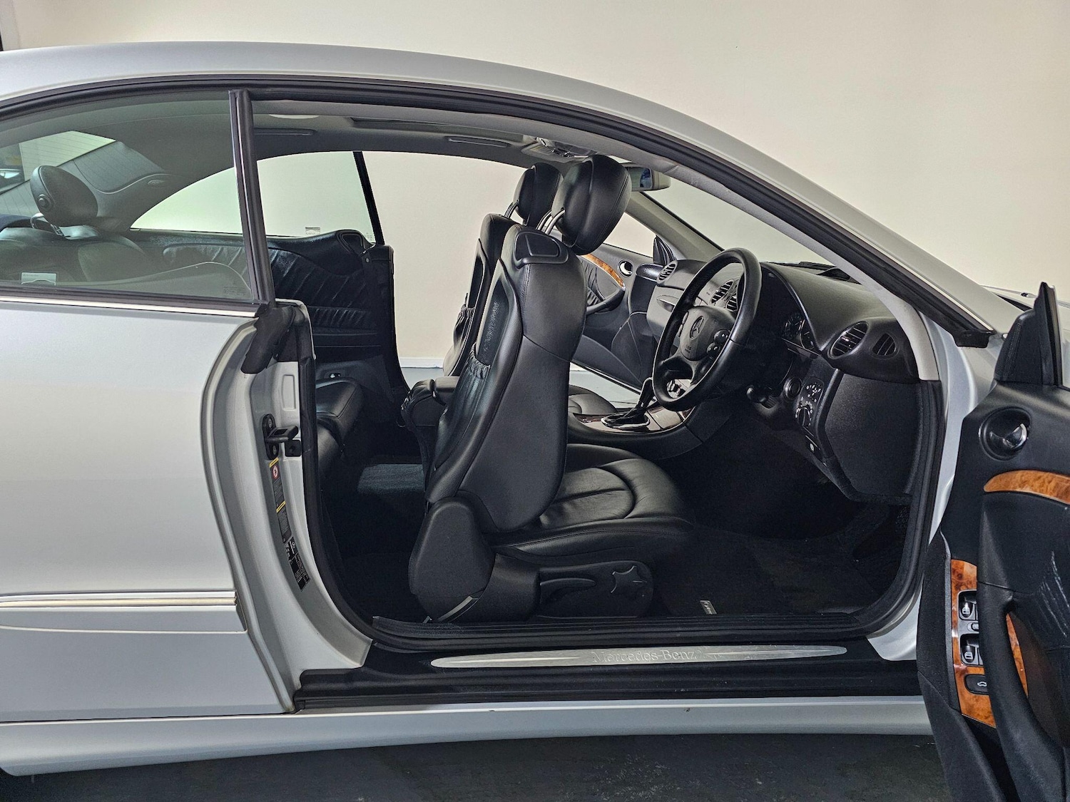 Used Mercedes-Benz CLK 2005 for sale - 77315234: Photo 17