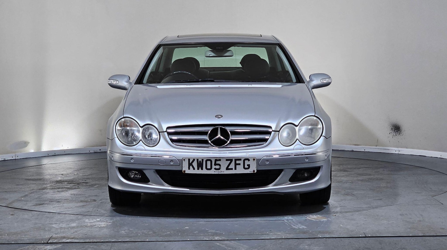 Used Mercedes-Benz CLK 2005 for sale - 77315234: Photo 2