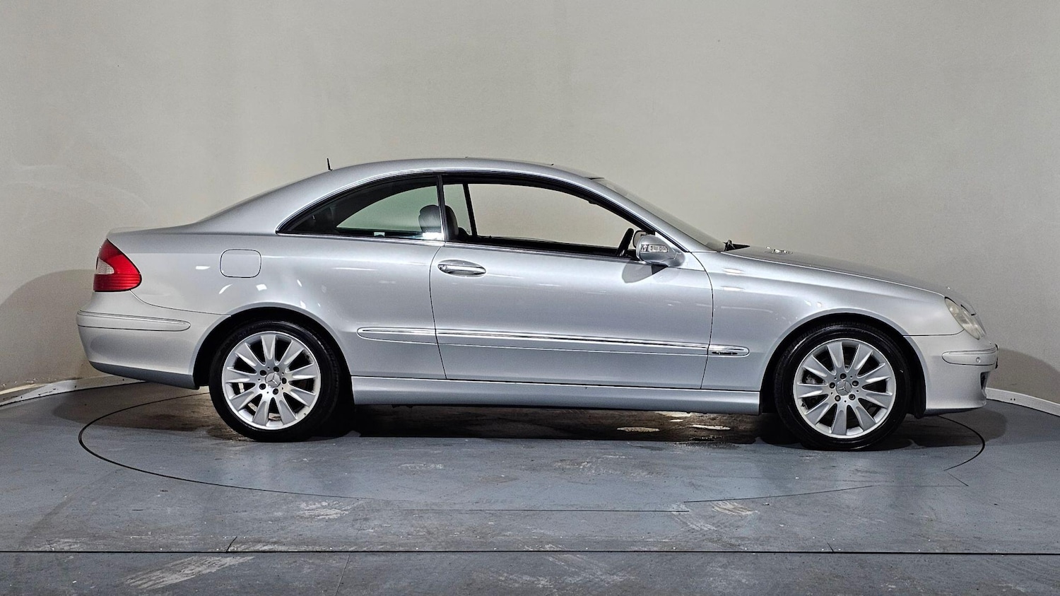 Used Mercedes-Benz CLK 2005 for sale - 77315234: Photo 8