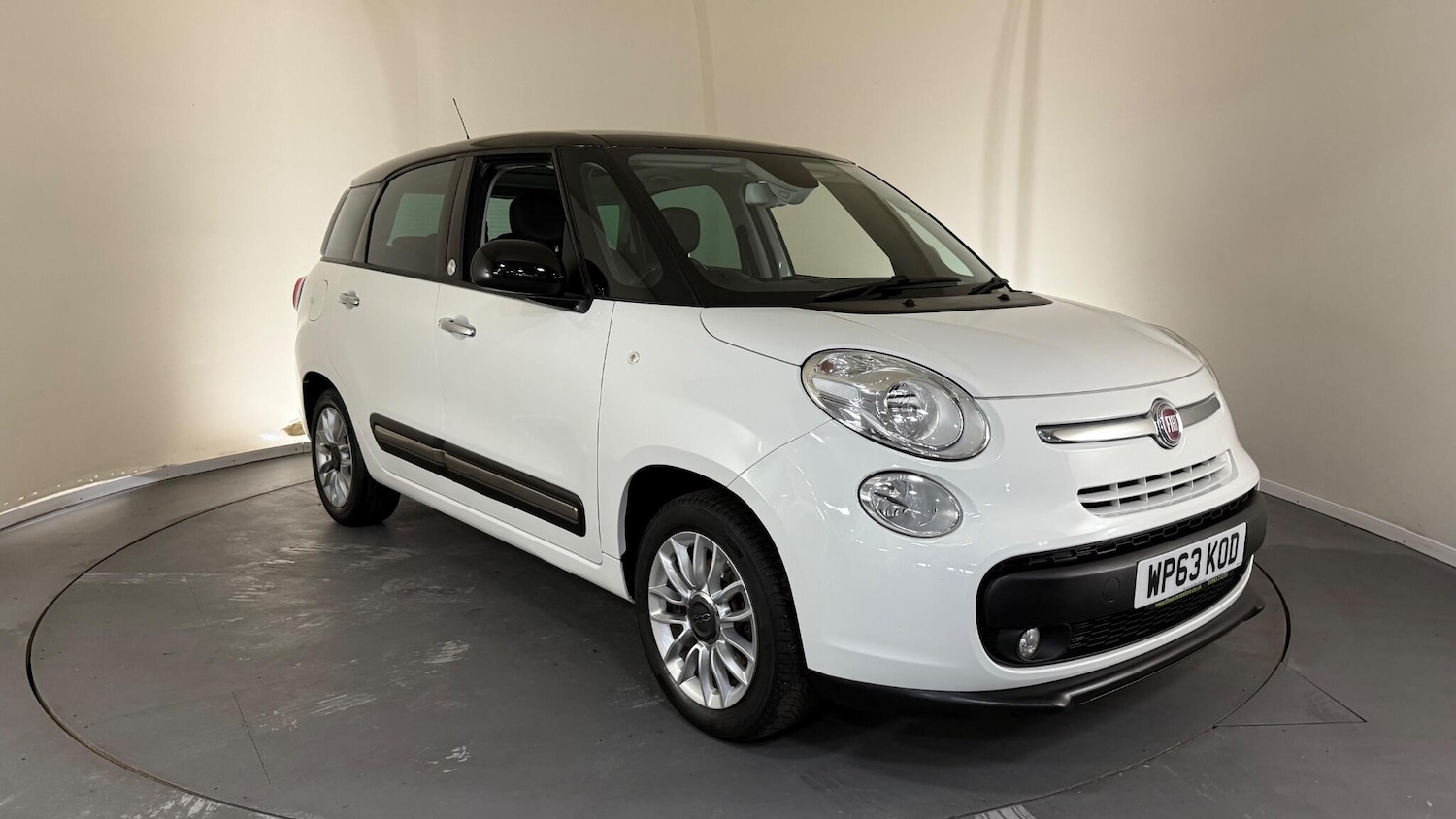 Used Fiat 500L 2013 for sale - 76409535: Photo 1