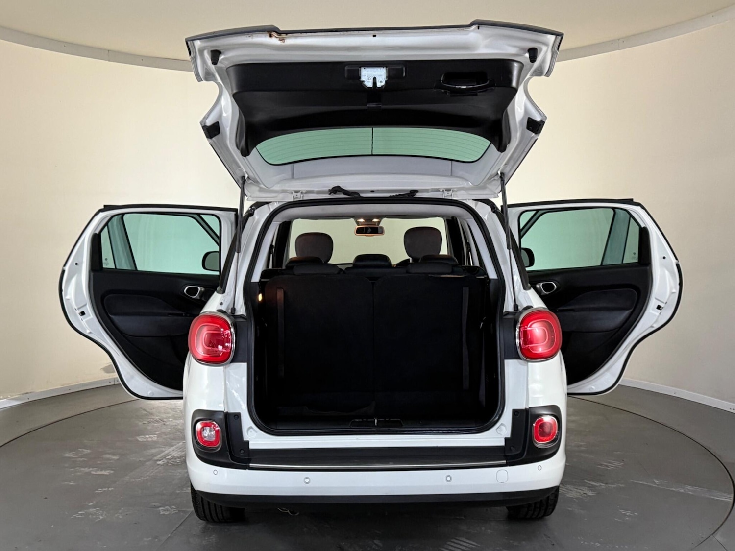 Used Fiat 500L 2013 for sale - 76409535: Photo 12