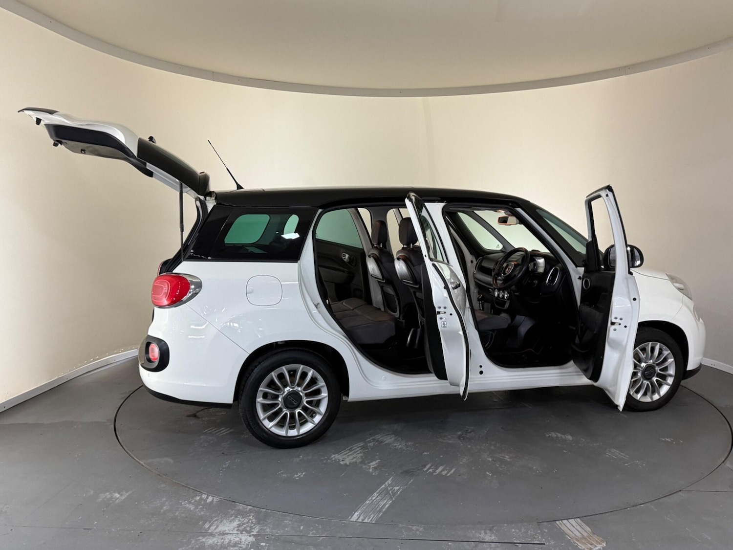 Used Fiat 500L 2013 for sale - 76409535: Photo 15